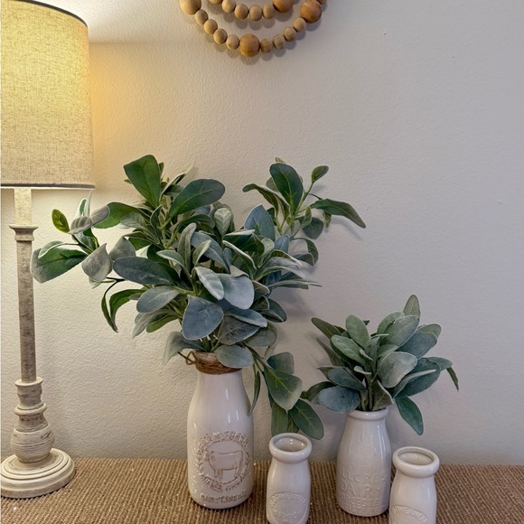 🌸Farmhouse White and Green Milk Jar Vases💚🤎 - Picture 1 of 6